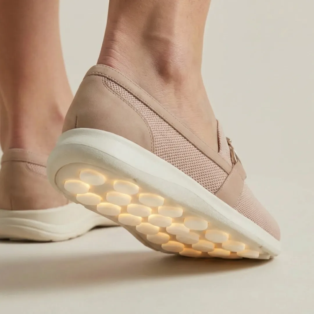 Piede con SÒMA OnWalk — capsule sensoriali visibili